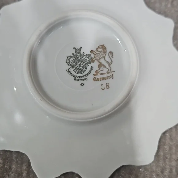 Vintage German dish. - Picture 2 of 4